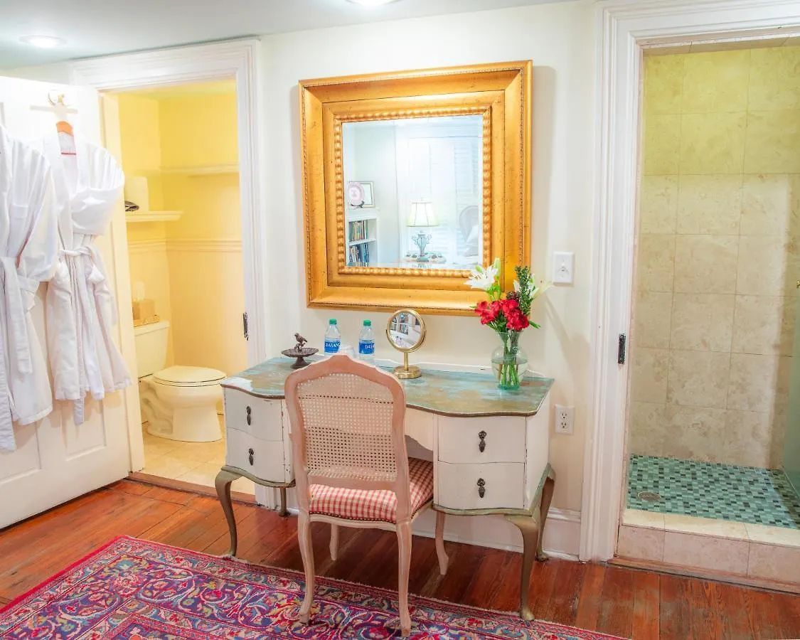 Justine Inn Savannah