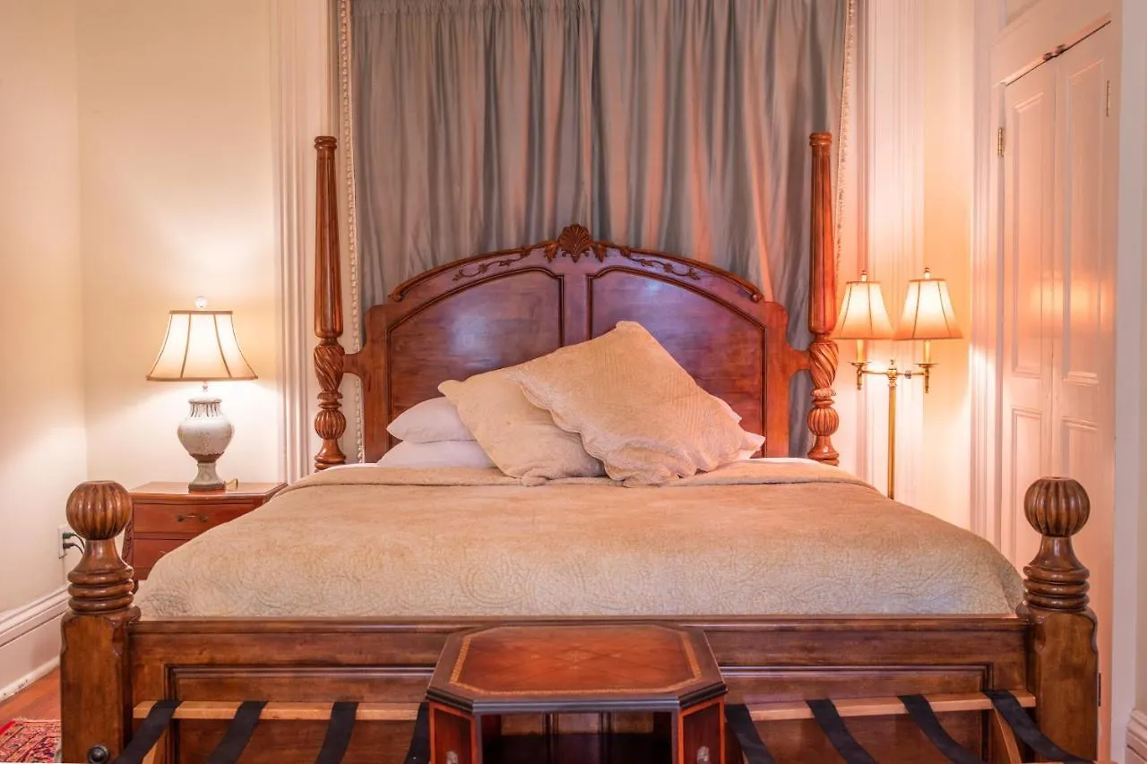 Bed & Breakfast Justine Inn Savannah